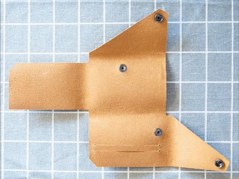 Diy Leather Wallet Pattern, Leather Card Wallet Pattern, Wallet Inspiration, Origami Wallet, Diy Leather Wallet, Leather Phone Case Wallet, Leather Wallet Design, Leather Working Patterns, Leather Wallet Pattern