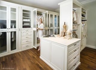 Do You Have Enough Space For An Island In your Roseville Closet? Master Closet Design, Standing Closet, Closet Island, Creative Closets, Dressing Room Closet, Amazing Closets, White Closet, Simple Closet, Closet Room