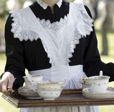 Victorian Servant Aesthetic, Bridgerton Sophie Beckett, Royal Servant Aesthetic, Victorian Maid Aesthetic, Sophie Beckett Aesthetic, Maid Aesthetic Royal, Servant Aesthetic, Victorian Servant, Cecily Herondale