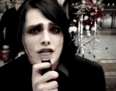 Mcr Gifs Aesthetic, Mcr Gif, Gerard Way Gif, Crank That Frank, Gerald Way, Mcr Memes, I Love Mcr, Frank Iero, Punk Bands