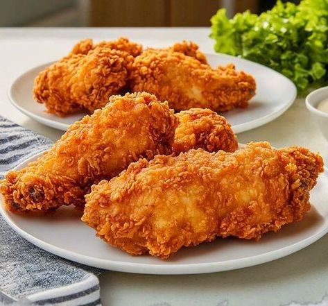 Buttermilk Fried Chicken Recipe, Buttermilk Marinade, Turkey Bacon Recipes, Honey Garlic Ribs, Kfc Coleslaw Recipe, Country Fried Chicken, Perfect Fried Chicken, Fried Chicken Recipe Southern, Crab Salad Recipe