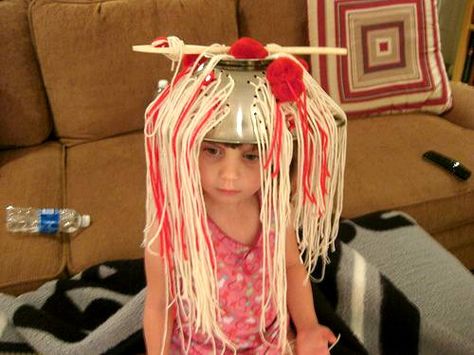 brad had a dream about running through a play ground with spaghetti on his head. "Just the noodles, there was no sauce!" Crazy Hat Ideas For Kids, Crazy Hat Ideas, Crazy Hat, Crazy Hat Day, Red Ribbon Week, Silly Hats, Lace Diy, Hat Party, Hat Day