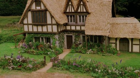 Ella Enchanted Romance/Fantasy ‧ 1h 36m #ellaenchanted #cottage #cottagecore #fantasy #cottagecoreaesthetic Ella Enchanted Movie, Fairy Tale Home, Fairy Tale Cottage, Enchanted Cottage, Ella Enchanted, Fairytale House, Enchanting Garden, Garden Retreat, Cottage Aesthetic