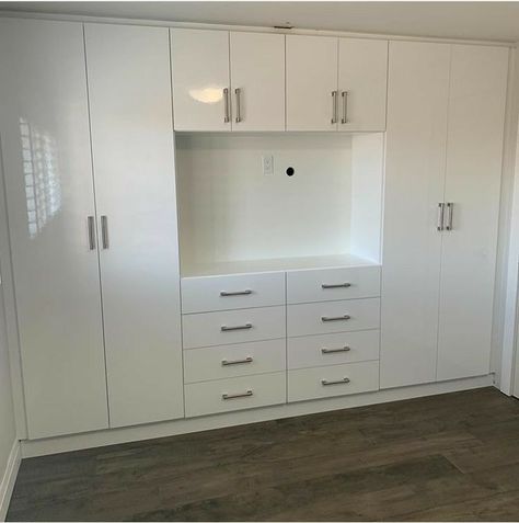 Wardrobe With Tv Unit, Bedroom Wardrobe Design, Bedroom Built In Wardrobe, Bedroom Cupboards, Bedroom Cupboard, Unit Design, Bedroom Cupboard Designs, Wardrobe Interior Design, Closet Layout