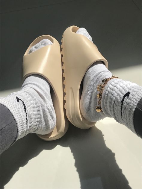 White Nike Socks, Tan Slides, Adidas Yeezy Slide, Pretty Sandals, Cute Slippers, Fresh Shoes, Hype Shoes, Shoe Inspo, Aesthetic Shoes