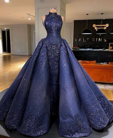 Beautiful Midnight style ballgown Gaun Abad Pertengahan, Blue Ball Gown, Fest Outfits, Gorgeous Prom Dresses, 파티 드레스, Blue Ball, فستان سهرة, Beauty Dress, Luxury Dress