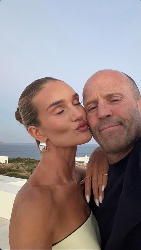 Rosie Huntington Whiteley And Jason, Jason Statham Rosie Huntington, Rosie And Jason, Jason Statham And Rosie, Rosie Hw, Nails Nude, Couple Goal, Rosie Huntington, Big Goals