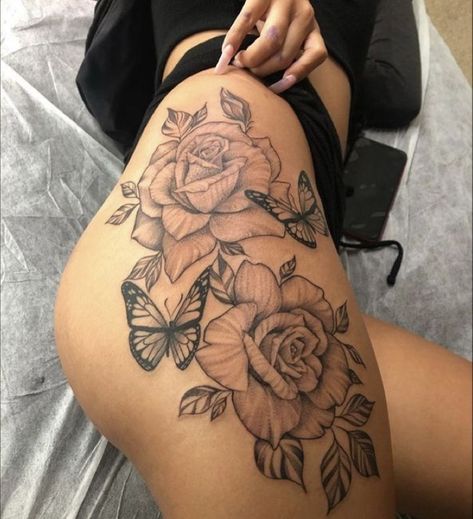 Small Tattoos Aesthetic, Front Thigh Tattoos, Thigh Piece Tattoos, Worst Tattoos, Cute Thigh Tattoos, Tattoos Pretty, Mini Tats, Tattoos Aesthetic, Floral Thigh Tattoos