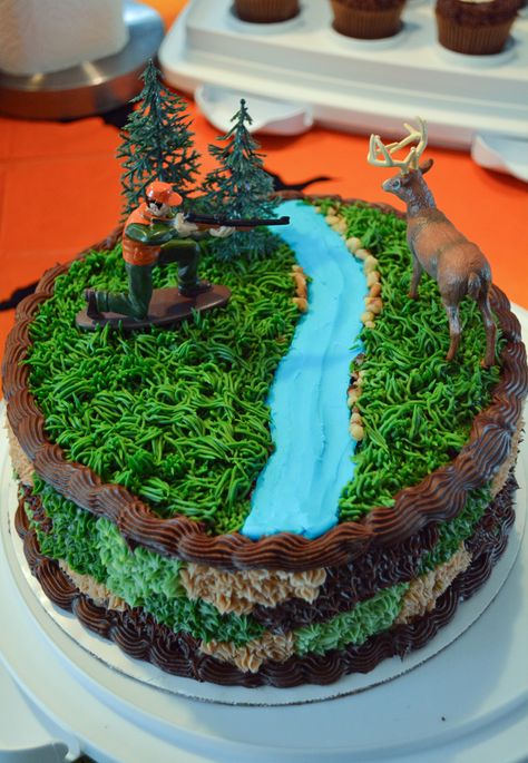 Hunting Birthday Party Ideas - how to make a camouflage birthday cake. Hunting Birthday Party Ideas, Camo Party Decorations, Deer Hunting Cake, Hunting Birthday Cakes, Deer Hunting Birthday, Hunting Birthday Party, Camo Birthday Party, Hunting Cake, Deer Cakes