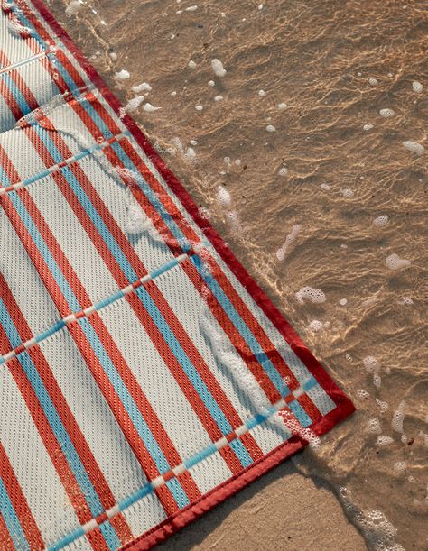 Lockdown-Inspired Woven Outdoor Picnic Mats, From One Of Our Fave Local Stylists! Outdoor Mats, Picnic Style, Top Architects, Melbourne House, Australian Architecture, Picnic Mat, Picnic Rug, Outdoor Summer, Outdoor Picnic