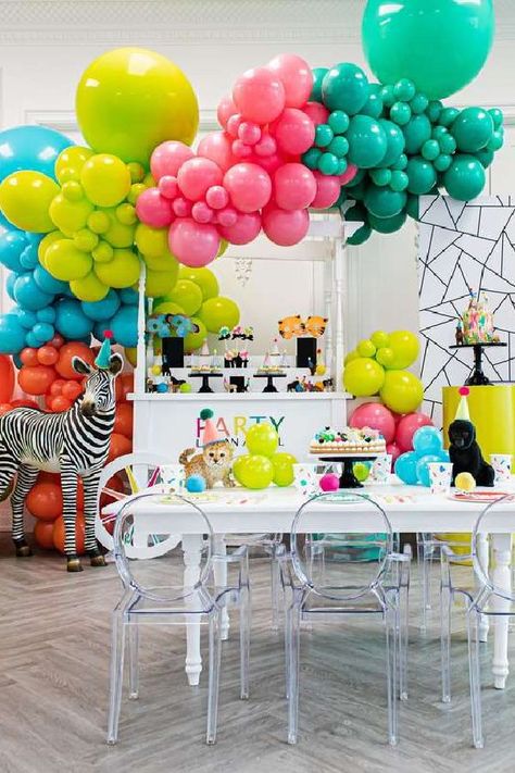 Party Like An Animal, Shared Birthday Parties, Animals Birthday Party, Animal Theme Birthday, Wild Birthday Party, Forest Birthday, Animal Party Theme, Safari Theme Party, Animals Birthday