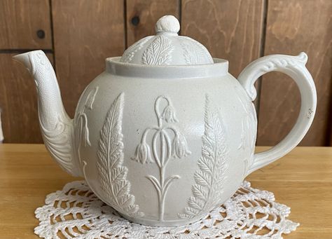 Handbuild Teapot, Flower Teapot Ceramic, Emma Bridgewater Teapot, Teapot Handbuilt, English Teapots, Fern Pattern, Stoneware Teapot, Sadler Teapots England, Beautiful Teapots