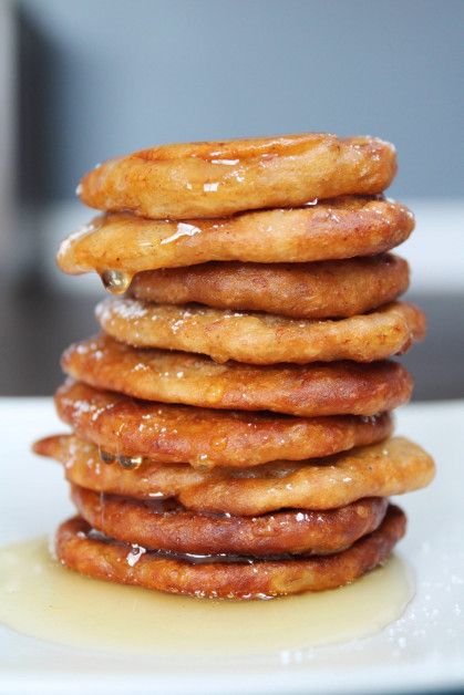 Banana Fritters Jamaican, Banana Fritters Recipe, Jamaican Banana Fritters, Jamaican Desserts, Banana Desserts, Ripe Banana Recipe, Foods Ideas, Crunch Recipe, Banana Fritters