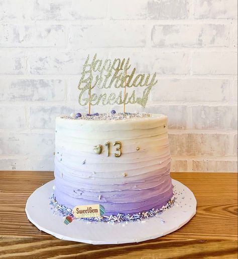 Buttercream Cake Lilac Cake Aesthetic, Purple 13th Birthday Cake, 20th Bday Cake Ideas, Light Purple Birthday Cake, Buttercream Aesthetic, Ombre Cake Ideas, Lilac Birthday Cake, Purple Bday Cake, 13th Birthday Cake For Girls