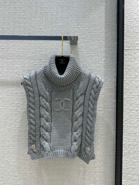 Dior Knitwear, Chanel Knitwear, Bougie Outfits, Uae Fashion, Chanel Sweater, Korean Outfits Kpop, Girly Fits, Branded Clothes, Chanel Outfit