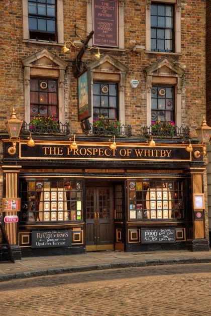 British Pub, Old Pub, London Pubs, Pub Signs, Shop Fronts, Meeting Place, Pub Crawl, Dream House Rooms, London Town