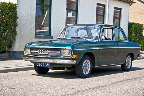 AUDI 60 1970 Mid Size Car, European Road Trip, Good Looking Cars, Code Name, Vw Group, Volkswagen Group, Karmann Ghia, Audi Cars, German Cars