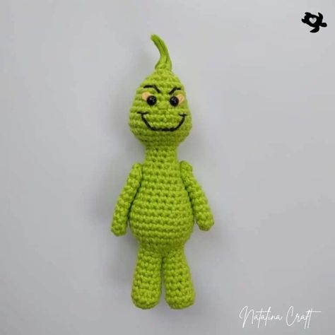 Crochet Grinch Pattern - Free Pattern - Natalina Craft Grinch Amigurumi Free Crochet, Grinch Crochet Pattern Free, Crochet Grinch Pattern, Grinch Pattern, Crochet Grinch, Crochet Kindness, Crochet Christmas Snowflakes, Crochet Craft Fair, Bobble Stitch Crochet