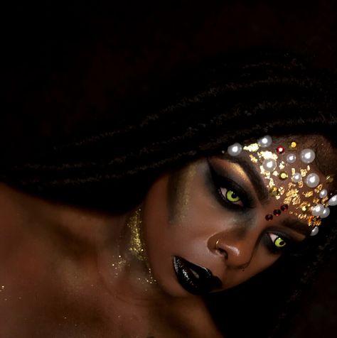 Evil Mermaid Makeup, Scary Mermaid Makeup, Dark Mermaid Aesthetic Makeup, Mermaid Makeup Dark Skin, Dark Siren Makeup Evil Mermaids, Mersister Makeup, Evil Mermaid, Evil Mermaids, Mermaid Makeup