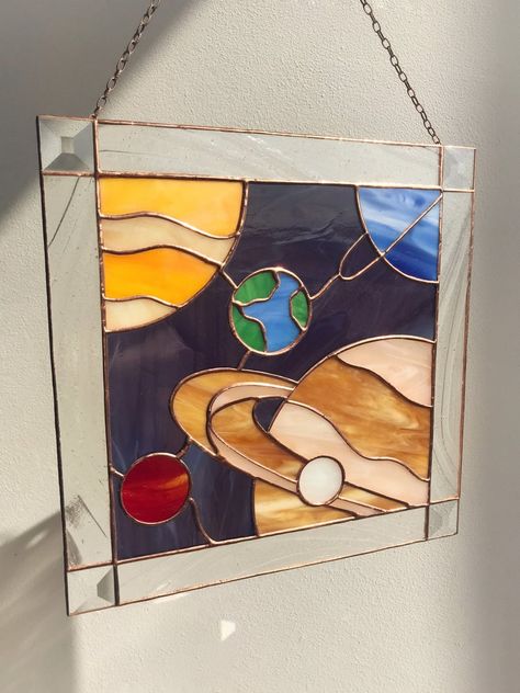 Rainbow Office, Glass Video, Window Wall Hanging, Stained Glass Patterns Free, Garden Window, Glass Art Pictures, Fused Glass Artwork, Tiffany Stained Glass, Stained Glass Decor