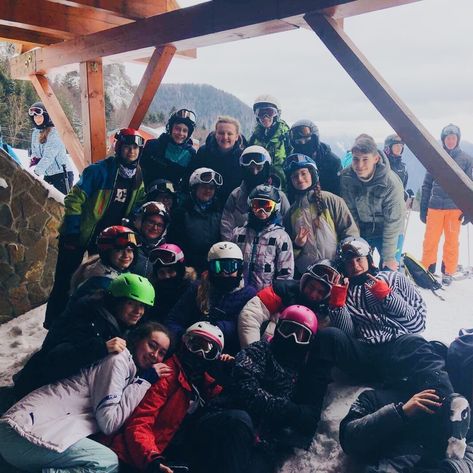 Ski Group Photo, Class Photo, Cabin Trip, Big Group, Group Photo, Ski Trip, Group Photos, Travel Goals, Skiing