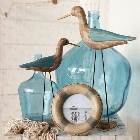 Beachy - looks like things Lorrie would enjoy! Australia Decor, Decor Marin, Boho Australia, Deco Marine, Cottage Coastal, Room Shelf, Seaside Decor, Beachy Decor, Coastal Living Rooms