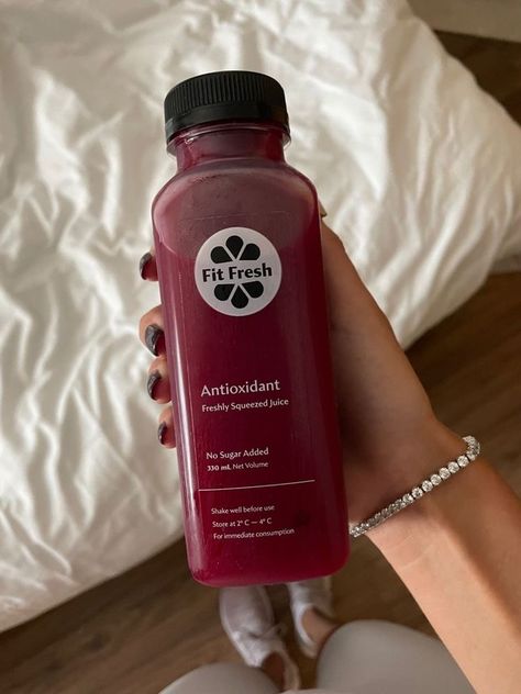 Smoothie Girl Aesthetic, Red Smoothie Girl Aesthetic, Pink Workout Clothes, Green Smoothie Girl, Red Smoothie, Evening Workout, Raspberry Vodka, Cherry Wine, Pink Pilates