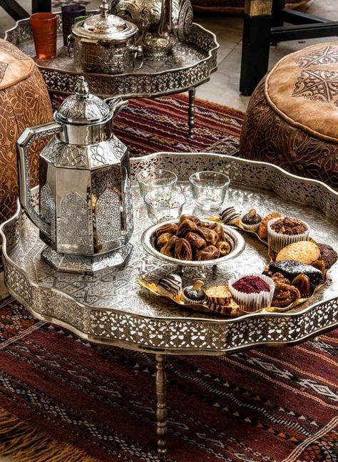 Arabic Tea Aesthetic, Arabic Tea Set, Food Cart Diy, Diy Food Cart, Kitchen Rolling Cart, Moroccan Tea Set, Organization Small Space, Serving Station, Cooking Station