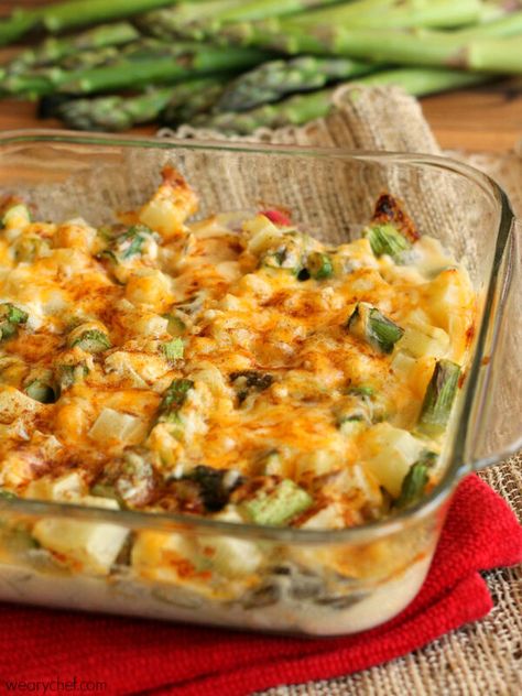 Cheesy Asparagus and Potato Casserole Asparagus Casserole Recipes, Cheesy Asparagus, Asparagus Casserole, Asparagus Recipes Baked, Cheesy Potato, Scalloped Potato Recipes, Potatoe Casserole Recipes, Simple Addition, Face Book