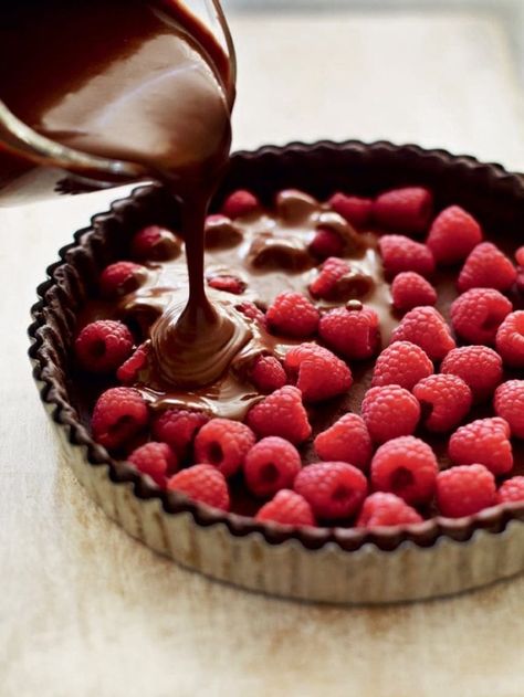 You really can't beat this chocolate and raspberry tart. We've filled it with a rich silky chocolate filling and an abundance of fresh raspberries. Soul Magazine, Raspberry Tart Recipe, Chocolate And Raspberry Tart, Raspberry Tart, Raspberry Pie, Raspberry Tarts, Raspberry Fruit, Sweet Pie, Chocolate Tart