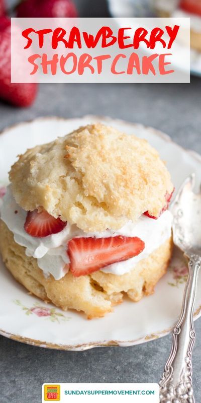 Shortcake Recipe Easy, Strawberry Shortcake Biscuits, Strawberry Biscuits, Strawberry Shortcake Recipe Easy, Shortcake Recipes, Shortcake Biscuits, Homemade Strawberry Shortcake, Strawberry Shortcake Recipe, Easy Strawberry Shortcake