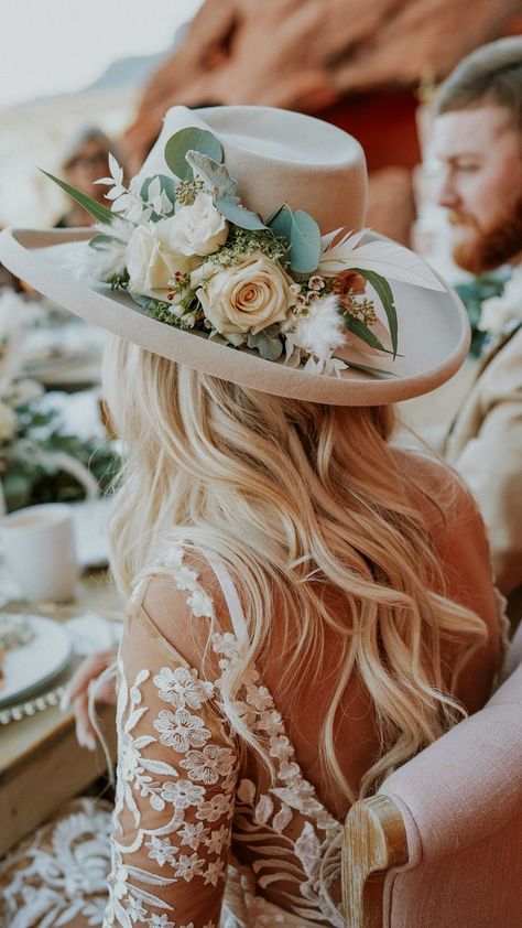 Country Western Wedding, Western Themed Wedding, Cowboy Wedding, Country Theme Wedding, Boda Mexicana, Fancy Hats, Cute Wedding Ideas, Western Wedding, Desert Wedding