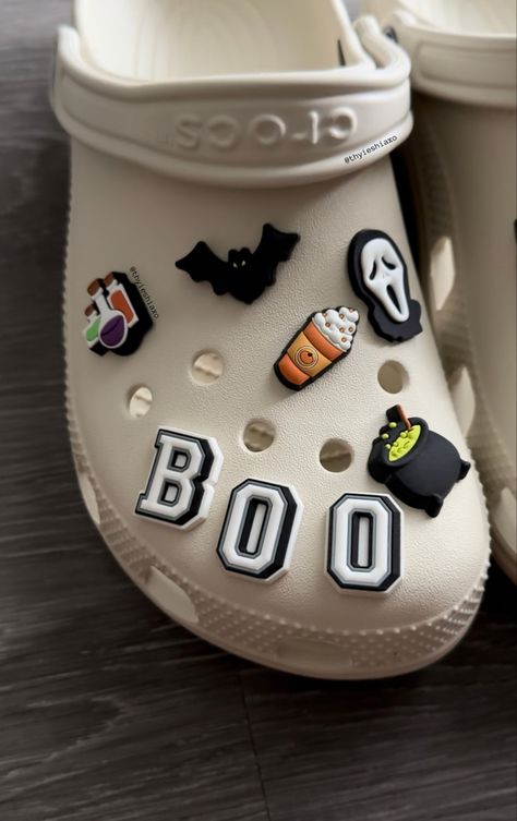 Crocs, spooky crocs, spooky season, shoes, Halloween, Halloween crocs, fall season, fall fashion, fall, scream, pumpkin Halloween Crocs Jibbitz, Bone Crocs Jibbitz Ideas, Halloween Crocs Ideas, Croc Jibbitz Ideas Black Crocs, Croc Design Ideas, Crocs Jibbitz Aesthetic, Croc Gibbets, Jibbitz Crocs Ideas, Crocs Halloween