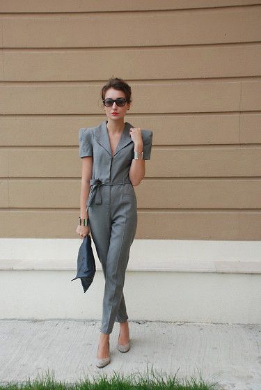 Business talk Grey Jumpsuit Outfit, Gray Jumpsuit Outfit, Jumpsuit With Heels, Business Talk, Grey Jumpsuit, Dresses Cheap, Jumpsuit Outfit, Grey Outfit, Runway Trends