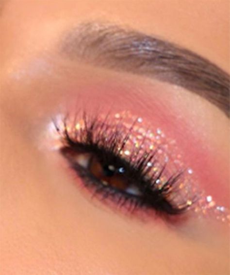 Eye Shadow Pink, Pink Eye Shadow, Pink Glitter Makeup, Quinceanera Makeup, Glittery Eye Makeup, Applying Eyeshadow, Glitter Eye Shadow, Pink Eyeshadow Look, Eye Makeup Images