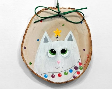 White Cat Christmas, Tree Slice, Cat Christmas Ornaments, Painted Christmas Ornaments, Meowy Christmas, Wood Slice Ornament, Wood Christmas Ornaments, Painted Ornaments, Cat Ornament