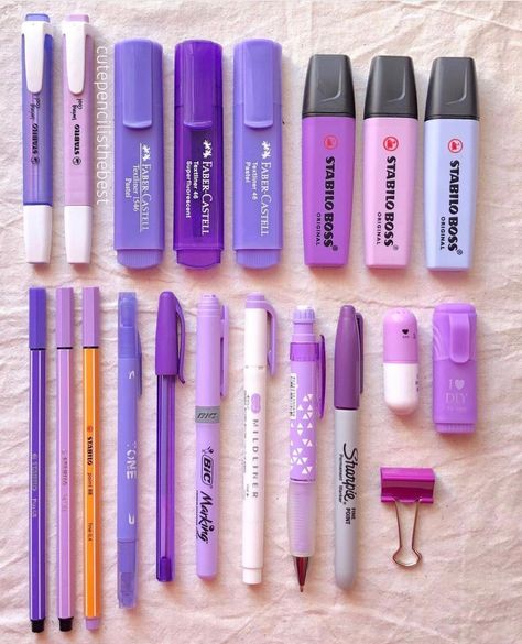 Pens And Markers, Pretty School Supplies, Stationery Obsession, Cute Stationary School Supplies, School Bag Essentials, Cute School Stationary, Kawaii School Supplies, School Tool, Stationary Supplies