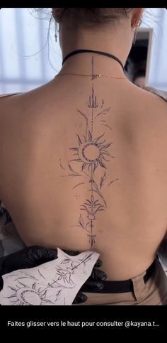 Tattoo Sonne, Tato Minimal, Tasteful Tattoos, Petite Tattoos, Spine Tattoos For Women, Tattoos For Black Skin, Sun Tattoos, Discreet Tattoos, Spine Tattoos