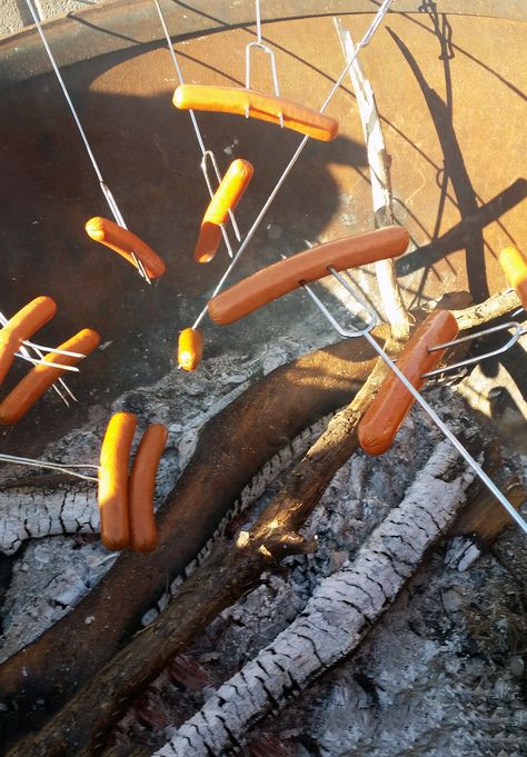 The other night we had Hot dogs and s'mores at our fire pit! They are amazing!!! Have you ever seen so many hot dogs in one fire pit? Indigo Hot Dogs Over Camp Fire, Sweet 16 Bonfire, Cabin Weekend, Winter Fire, Fire Pit Party, Bonfire Party, Beach Bonfire, Dog Camping, Bonfire Night