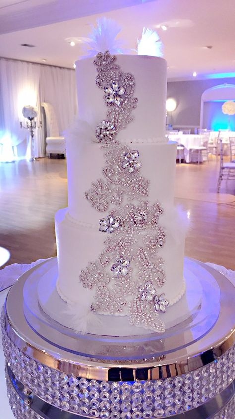 Wedding Cake With Diamonds, Wedding Cakes Flowers, Sparkly Wedding Cakes, Diamond Wedding Cakes, Bling Wedding Cakes, Fancy Wedding Cakes, Extravagant Wedding Cakes, Wedding Cake Design, Cakes Flowers