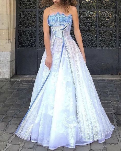 Fashion Dream Job, Fashion Dresses Formal, Gowns Dresses Elegant, Fairy Dresses, Pretty Prom Dresses, Popular Dresses, Stylish Work Outfits, Quince Dresses, Fancy Dresses