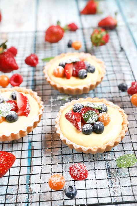 Custard Tartlets Recipe, Custard For Tarts, Mini Custard Cups, Custard Desserts Cups, French Mini Desserts, French Custard Tart, Custard Pastry Recipes, Pastry Shells Desserts, French Tarts Desserts