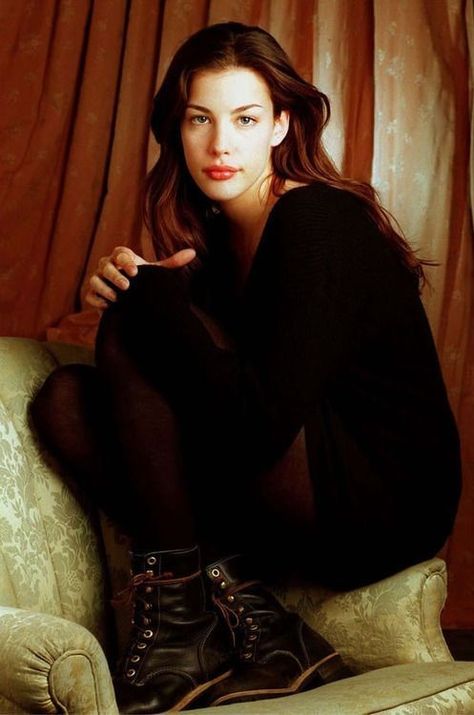 Liv Tyler Style, Liv Tyler Hair, Liv Tyler 90s, 90s Mood, Bebe Buell, Olivia Hussey, Elizabeth Hurley, Michelle Rodriguez, Liv Tyler