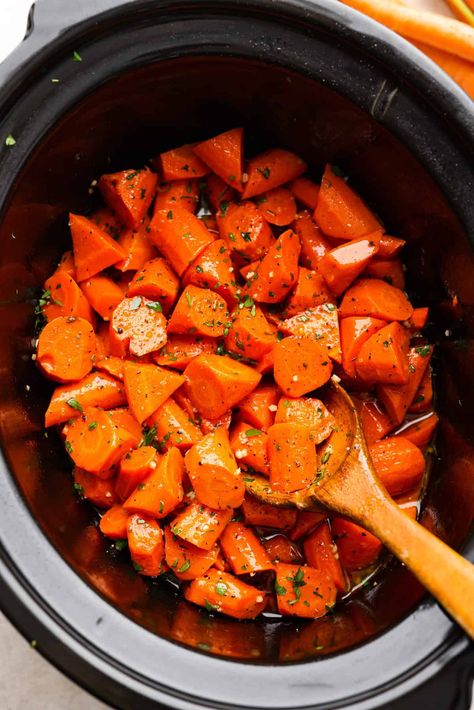 Crockpot Carrots Slow Cooker Carrots, Crockpot Carrots, Crockpot Veggies, Carrot Recipes Side Dishes, Thanksgiving Crockpot Recipes, Crockpot Side Dishes, Carrots Side Dish, Honey Carrots, Thanksgiving Vegetables