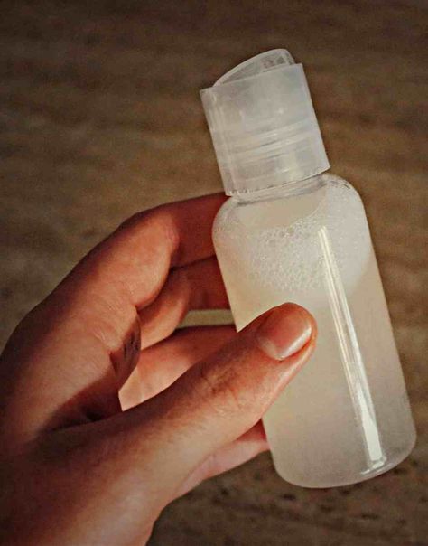 Liquid Hand Soap Recipe, Antibacterial Hand Soap, Hand Soap Recipe, Diy Foaming Hand Soap, Foaming Hand Soap Dispenser, Easy Soap Recipes, Natural Hand Sanitizer, Diy Coconut, Liquid Castile Soap