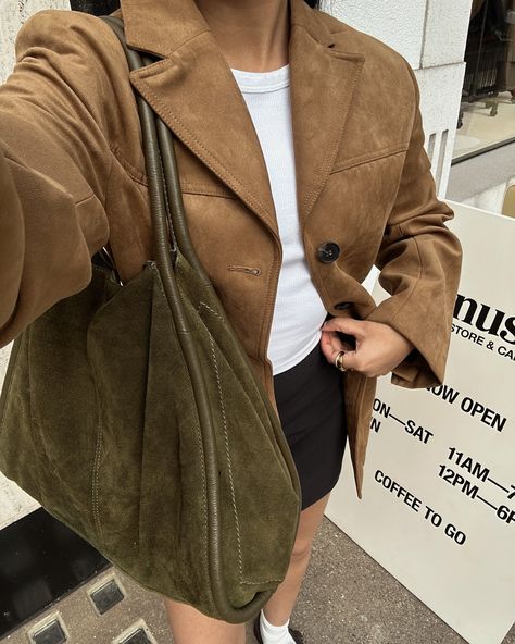 Wearing this suede blazer on repeat, a beaut purchase 🫶🏽 Suede Blazer, Jacket Fits, Coffee To Go, Tan Suede, Suede Jacket, On Repeat, Brown Suede, Fall Vibes, Blazer