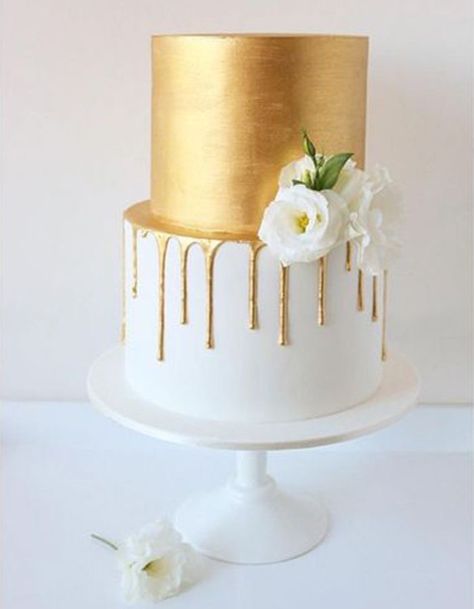 White And Gold Cake, Metallic Cake, White And Gold Wedding, Torte Cupcake, Cake Trends, Drip Cake, Gold Cake, Gold Wedding Cake, Drip Cakes