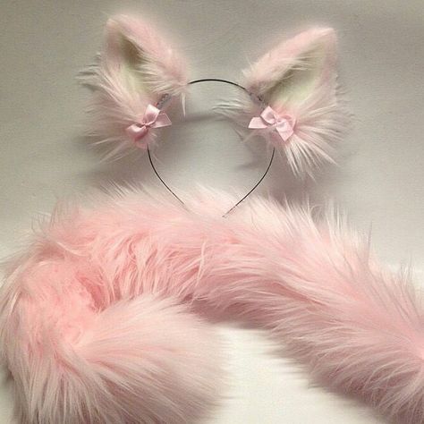 7 Me gusta, 1 comentarios - [«RolPlayer »] (@_x.park.jiminx_) en Instagram: "😈🌸 • • • • • • • #pink #rosa #babyboy #daddy #rolplayer" Kitten Play Gear, Wolf Ears And Tail, Cat Ears And Tail, Kitten Play Collar, Ears And Tail, Pet Play, Pet Spaces, Kittens Playing, Baby Kittens