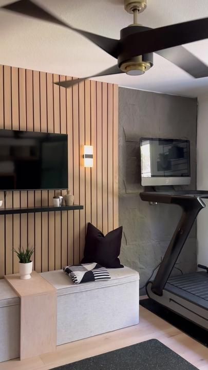 The Martinez Casita on TikTok Small Gym Room, Small Home Gym Design, Home Office And Gym, Small Home Gym Ideas, Home Gym Basement, Dream Home Gym, Small Home Gym, Diy Home Gym, Home Office Layout