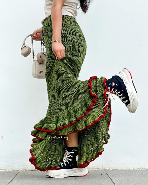 Crochet Skirt Outfit, Crochet Maxi Skirt, Crochet Skirt Pattern, Crochet Stitches Guide, Fashion Top Outfits, Crochet Clothing And Accessories, Crochet Fashion Patterns, Crochet Set, Crochet Woman